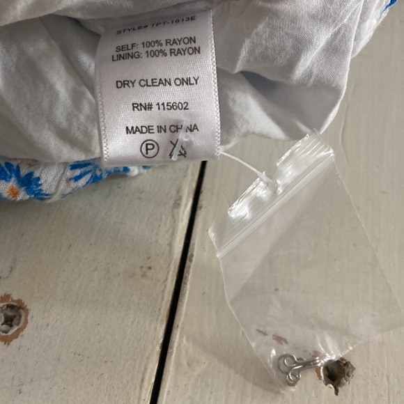 skylar + madison, NWOT Medium Crop Top - Picture 6 of 6